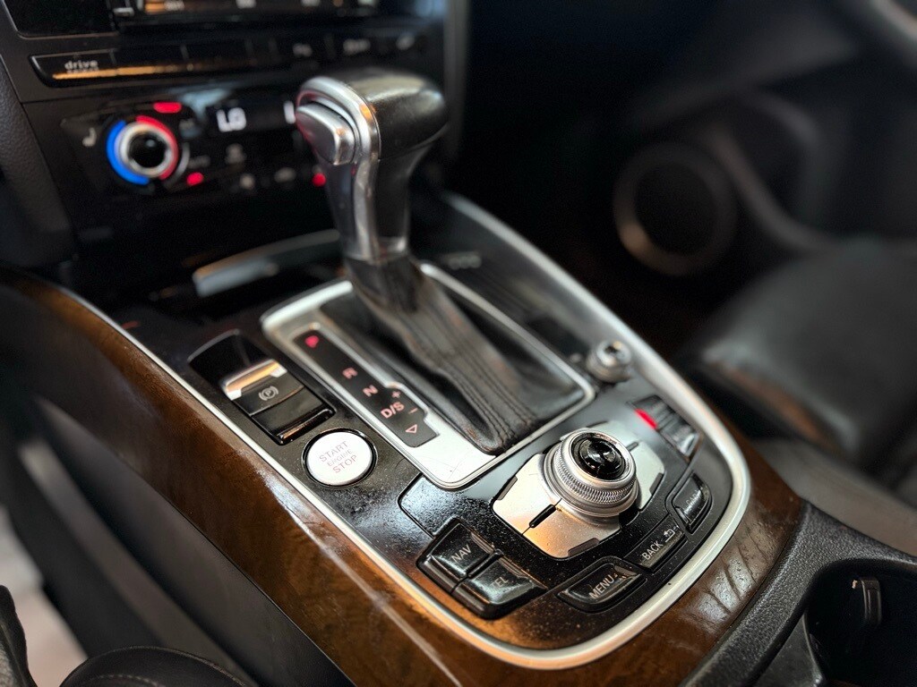 Vehicle image 31 of 43