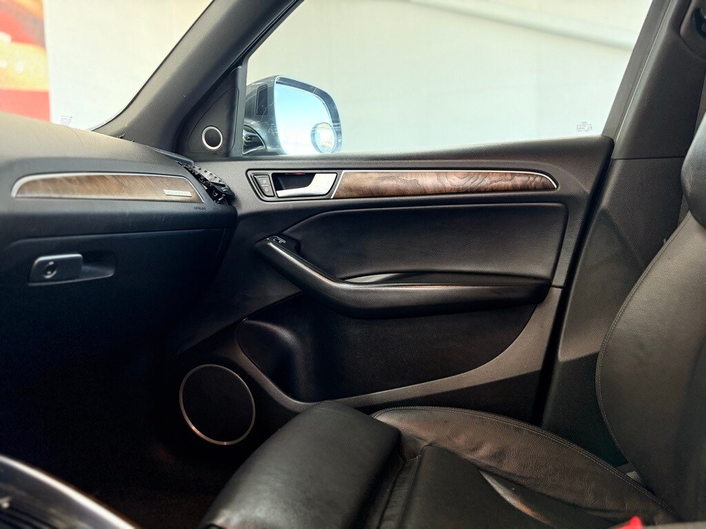 Vehicle image 39 of 43