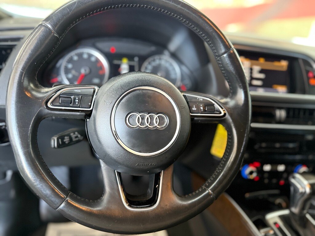 Vehicle image 27 of 43