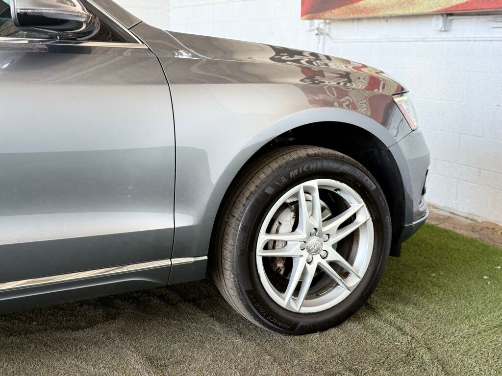 Vehicle image 16 of 43