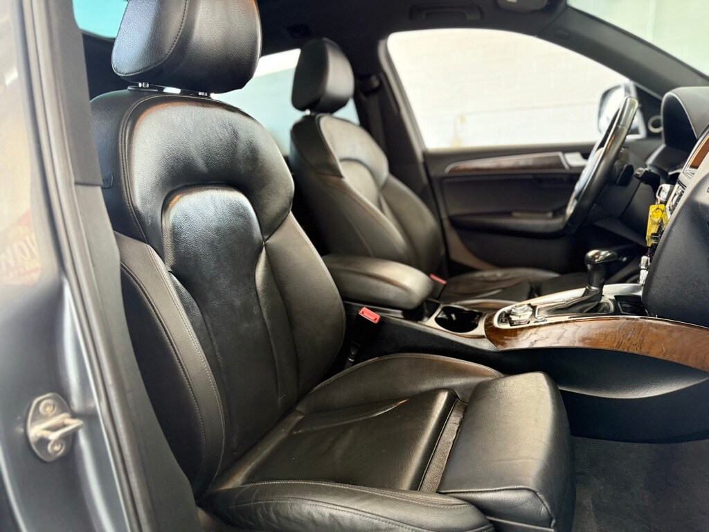 Vehicle image 19 of 43