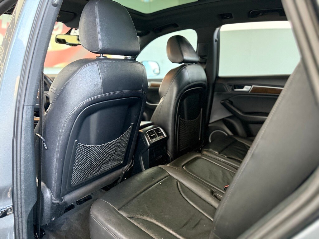 Vehicle image 21 of 43