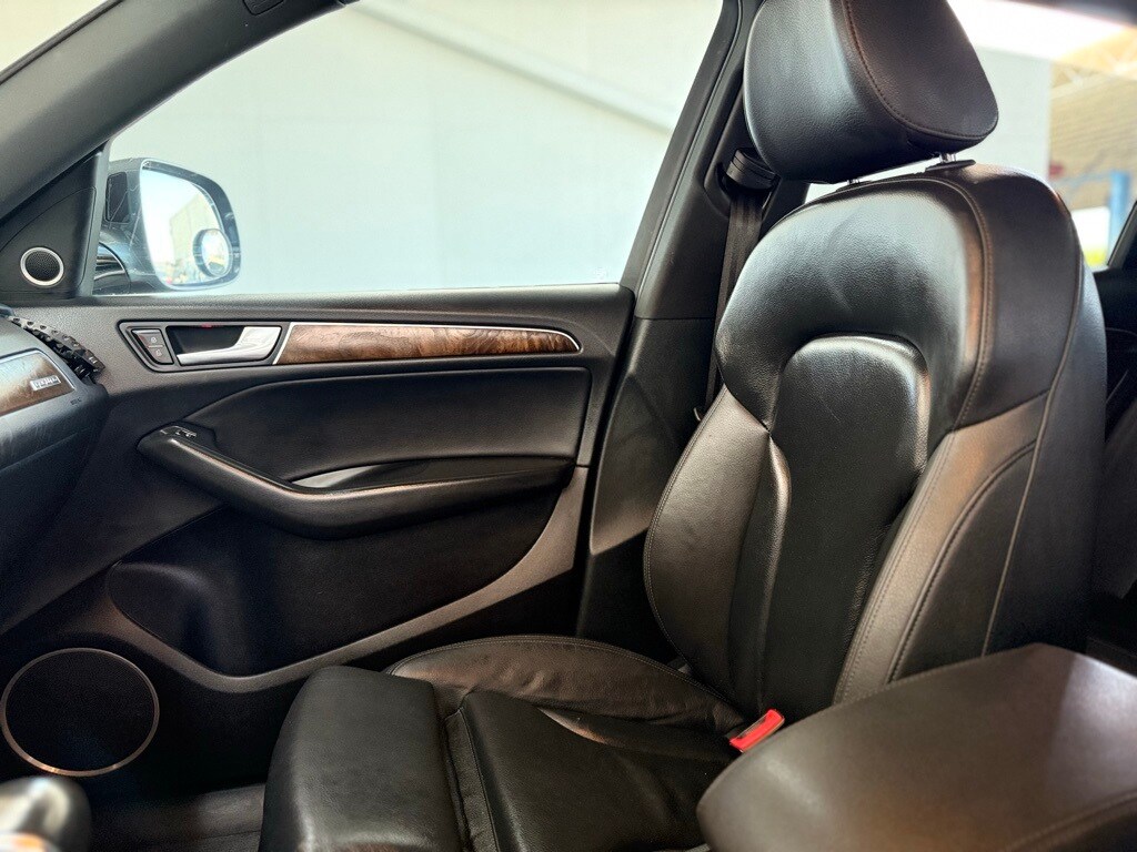 Vehicle image 22 of 43