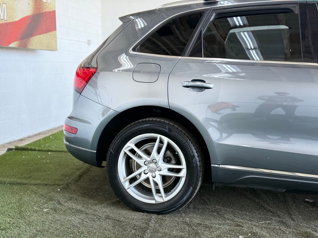 Vehicle image 15 of 43