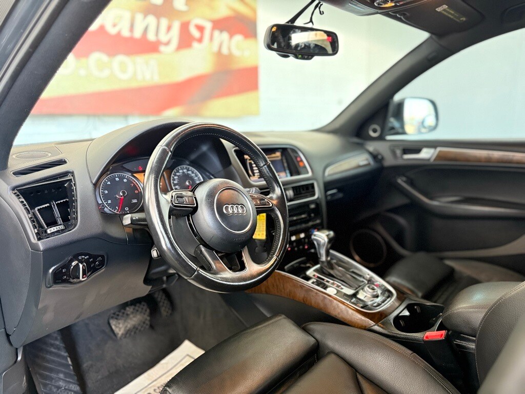 Vehicle image 24 of 43