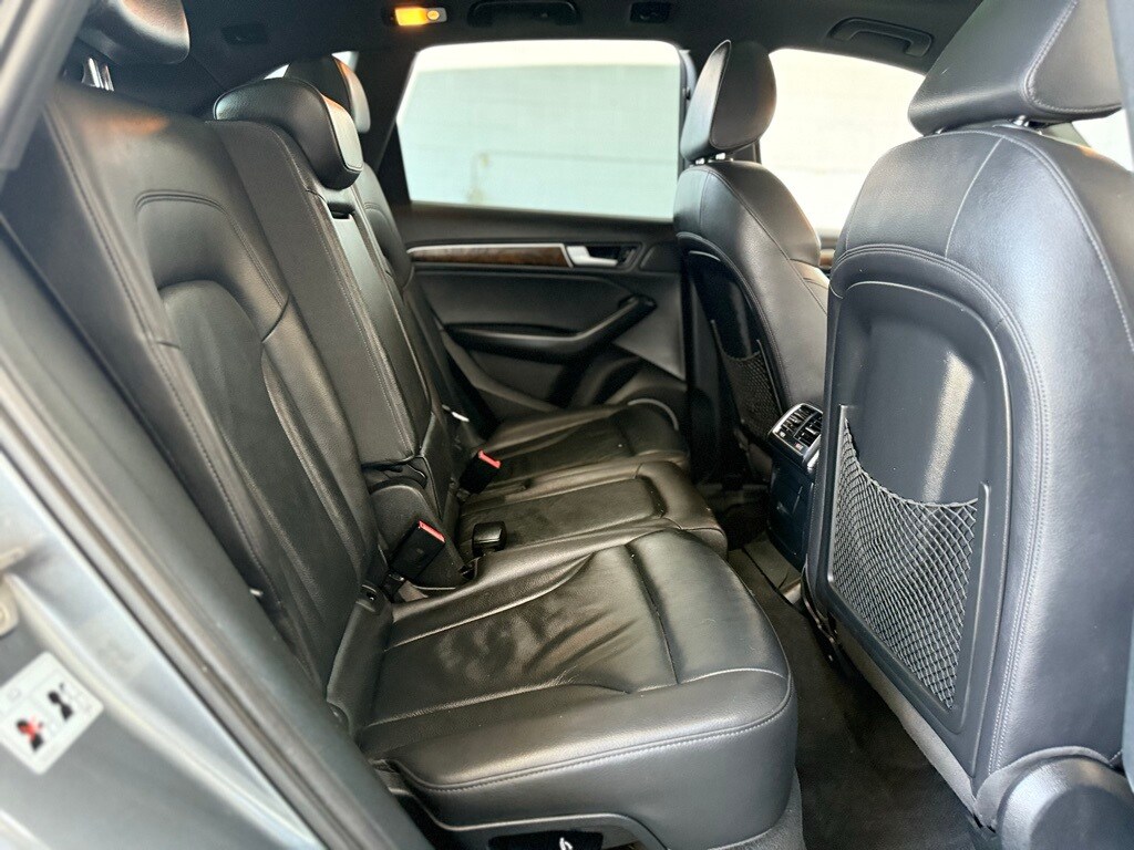 Vehicle image 20 of 43