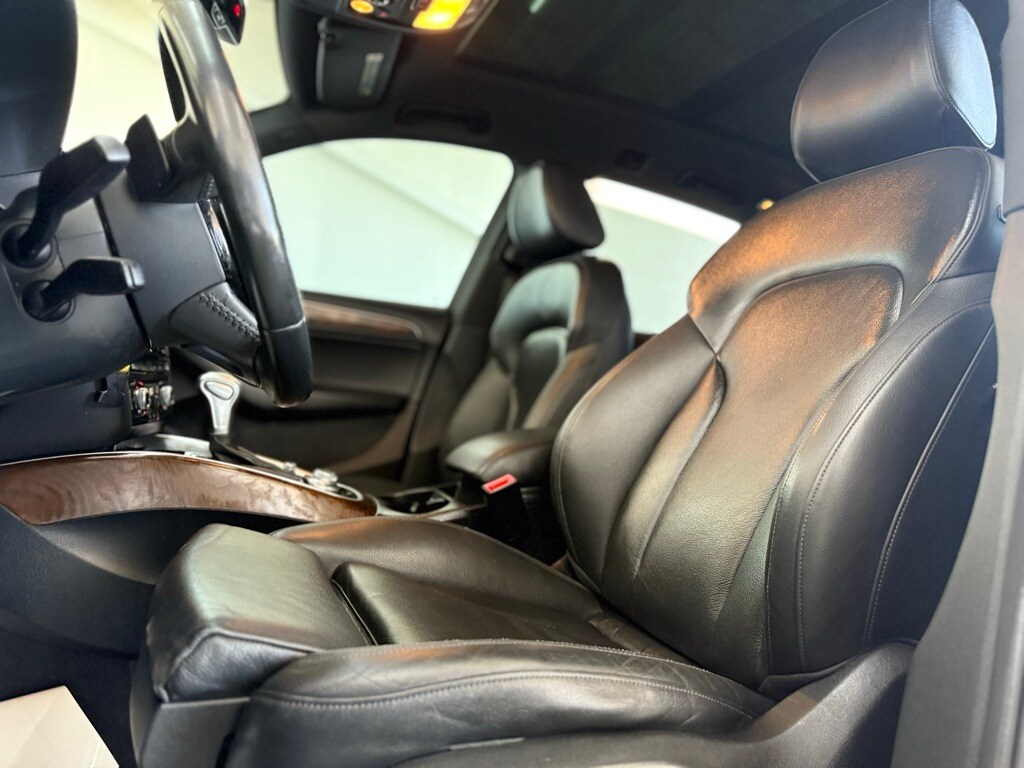 Vehicle image 17 of 43