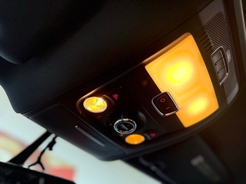 Vehicle image 37 of 43