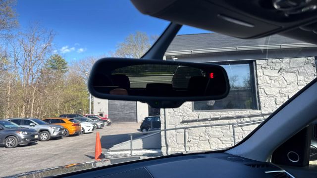 Vehicle image 23 of 43