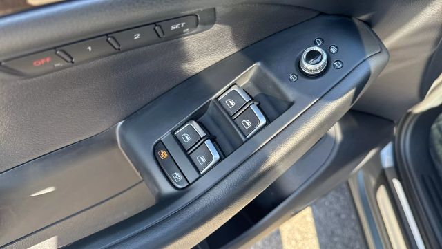 Vehicle image 39 of 43