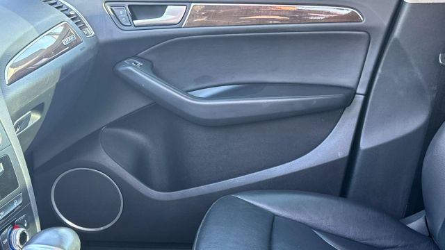 Vehicle image 29 of 43