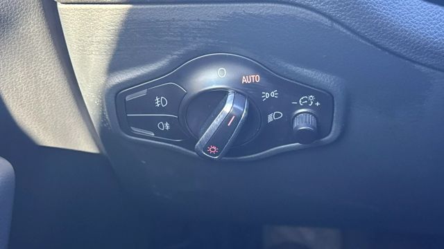 Vehicle image 26 of 43