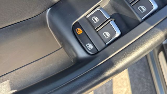 Vehicle image 40 of 43