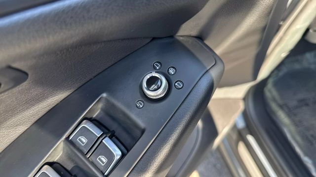 Vehicle image 41 of 43