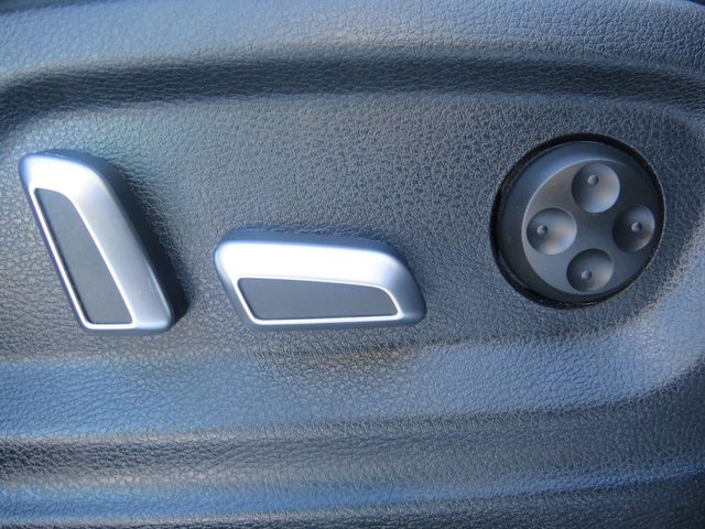 Vehicle image 12 of 27