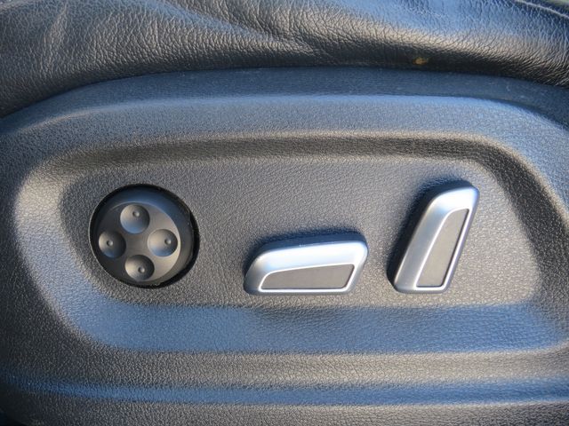Vehicle image 10 of 27