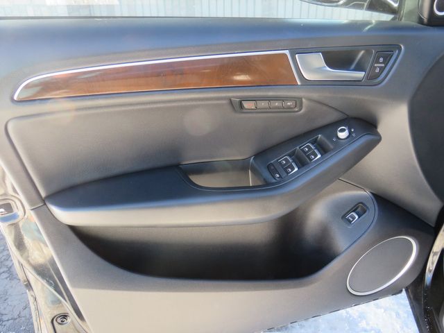 Vehicle image 16 of 27