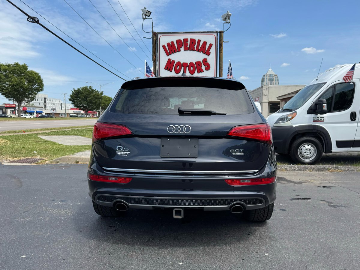 Vehicle image 5 of 12