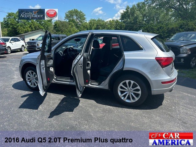 Vehicle image 8 of 22