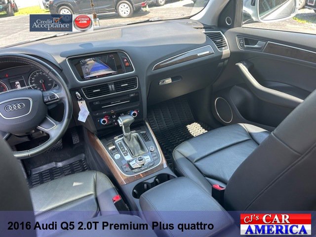 Vehicle image 14 of 22