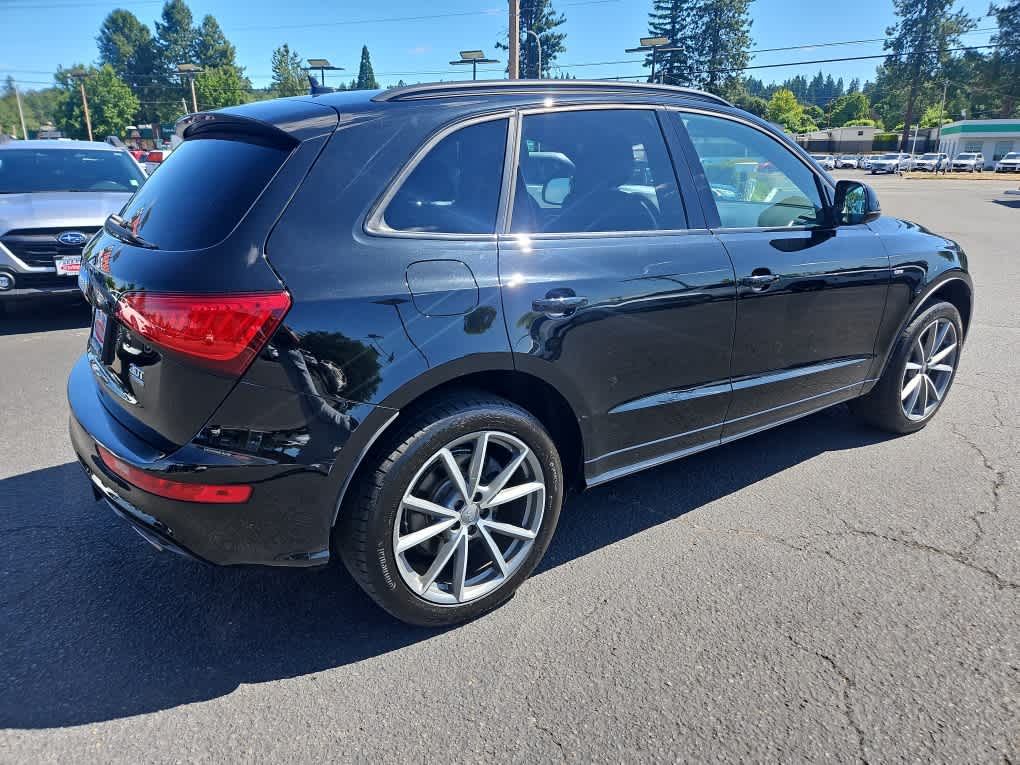 Vehicle image 7 of 32