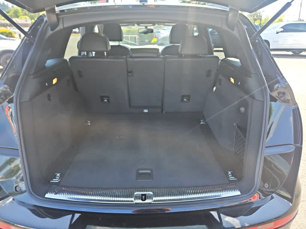 Vehicle image 12 of 32