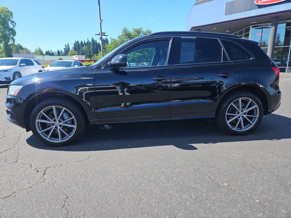 Vehicle image 2 of 32