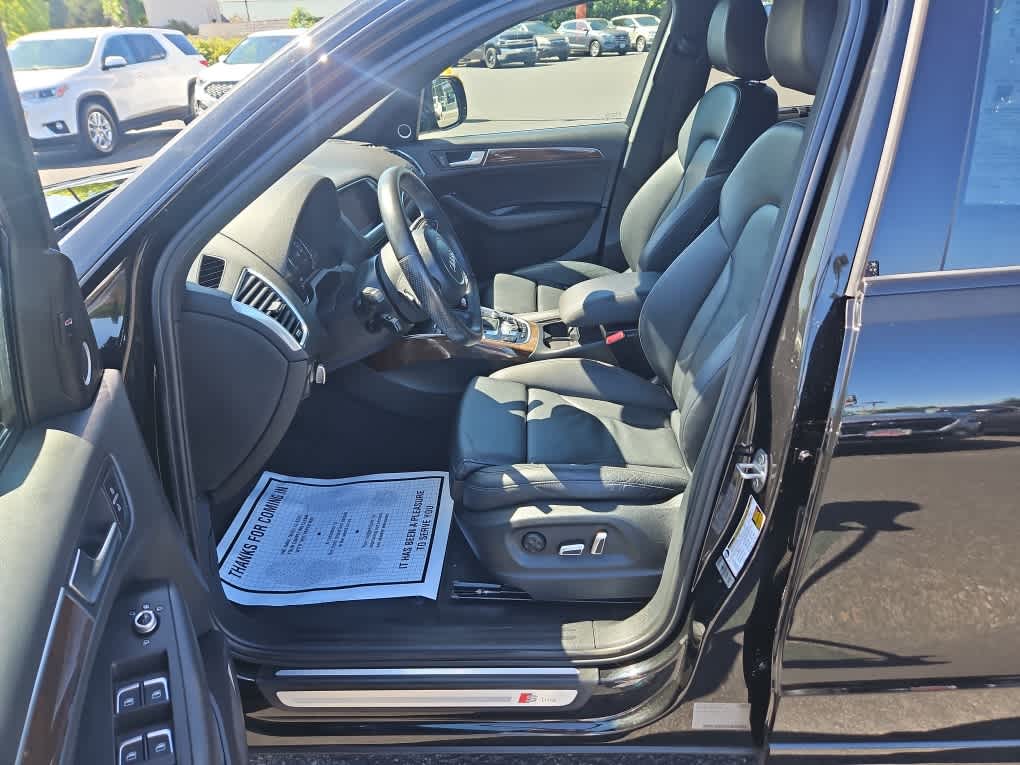 Vehicle image 16 of 32