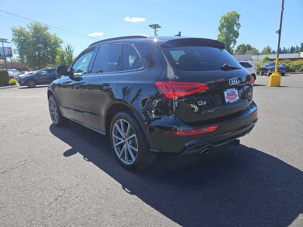 Vehicle image 8 of 32