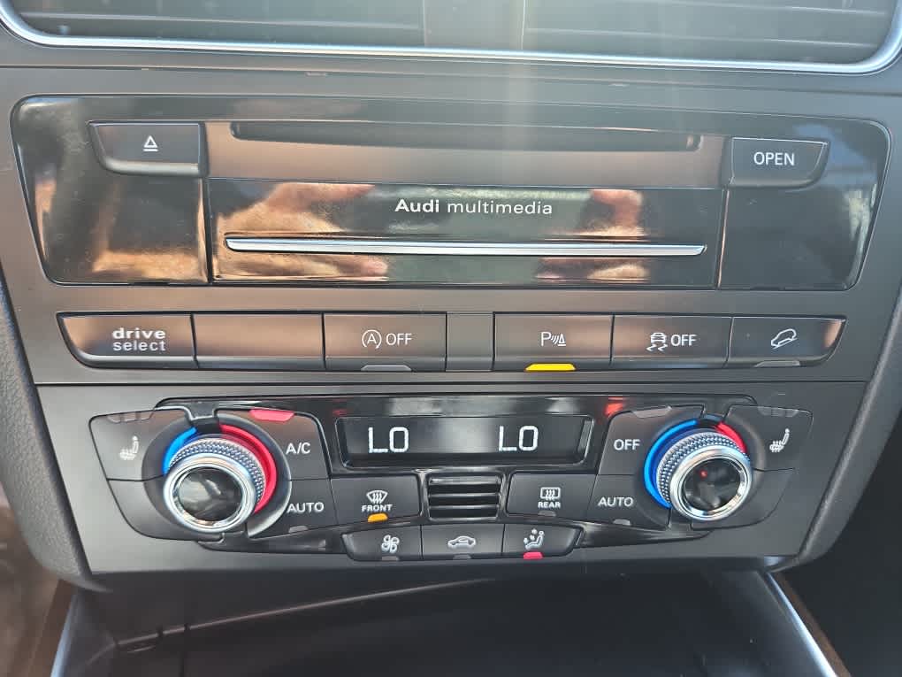 Vehicle image 23 of 32