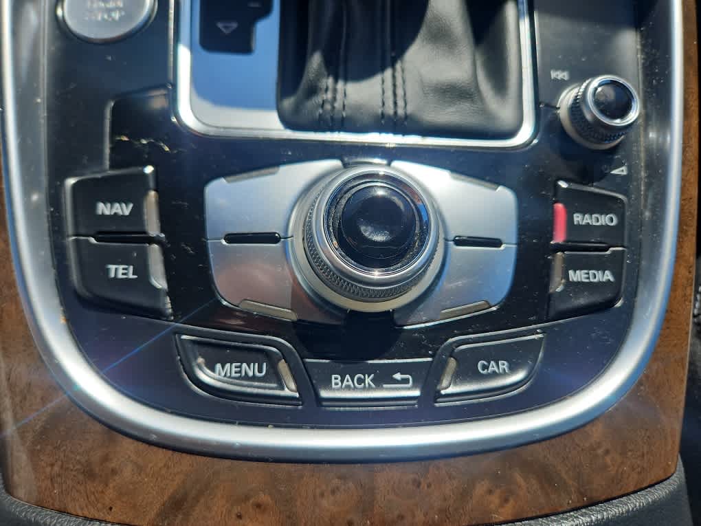 Vehicle image 29 of 32