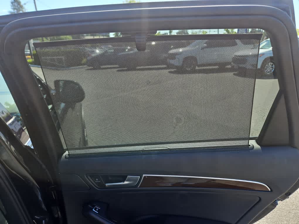 Vehicle image 13 of 32