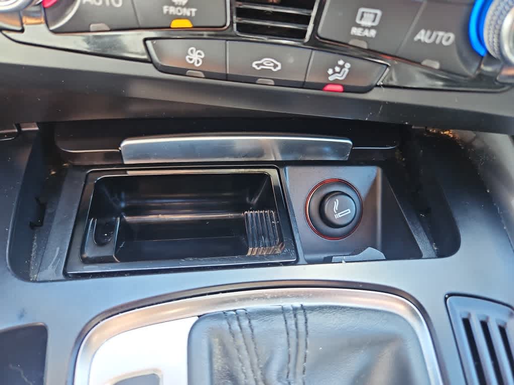 Vehicle image 28 of 32