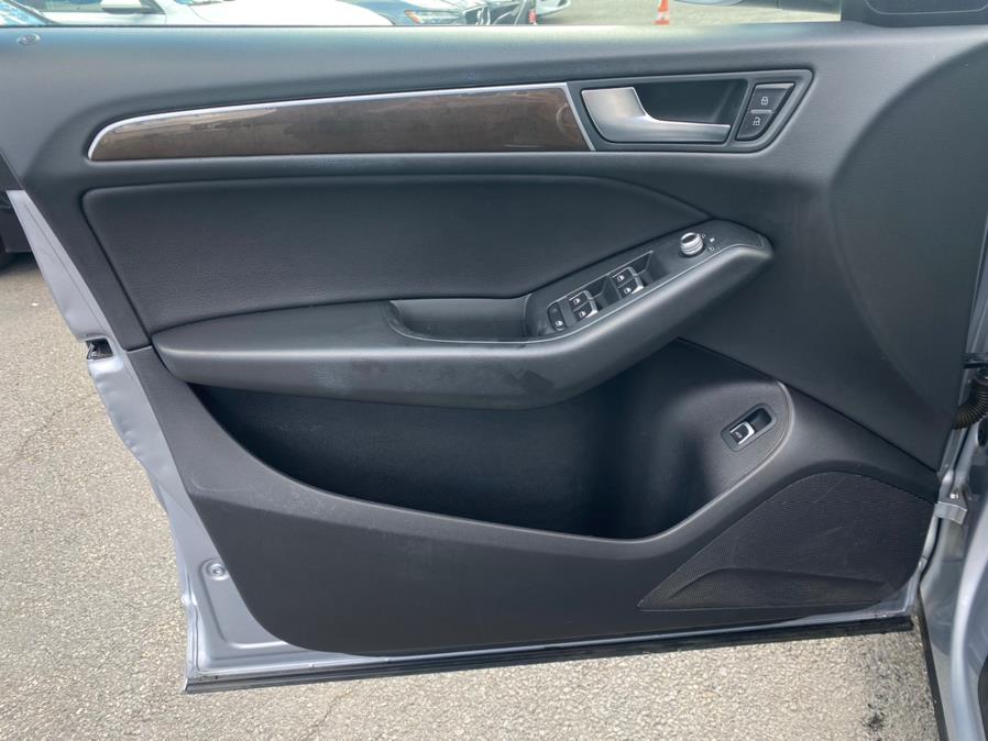 Vehicle image 15 of 41