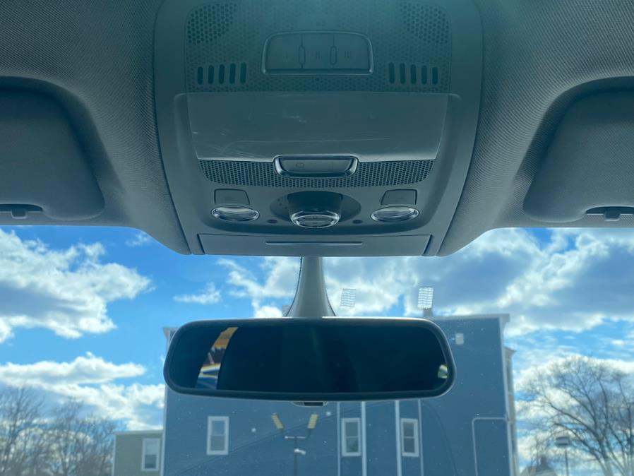Vehicle image 21 of 41