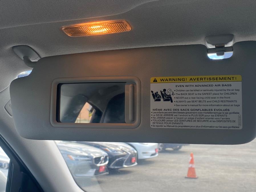 Vehicle image 20 of 41