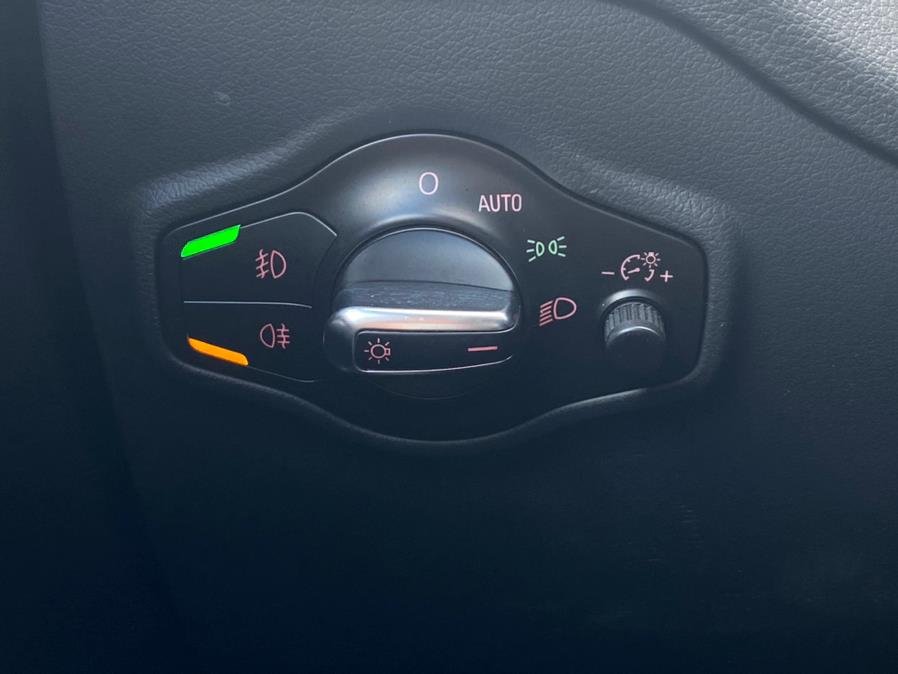 Vehicle image 23 of 41
