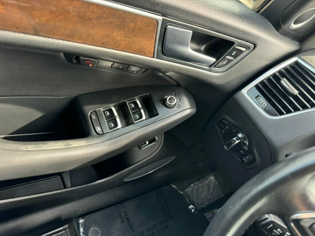 Vehicle image 14 of 19
