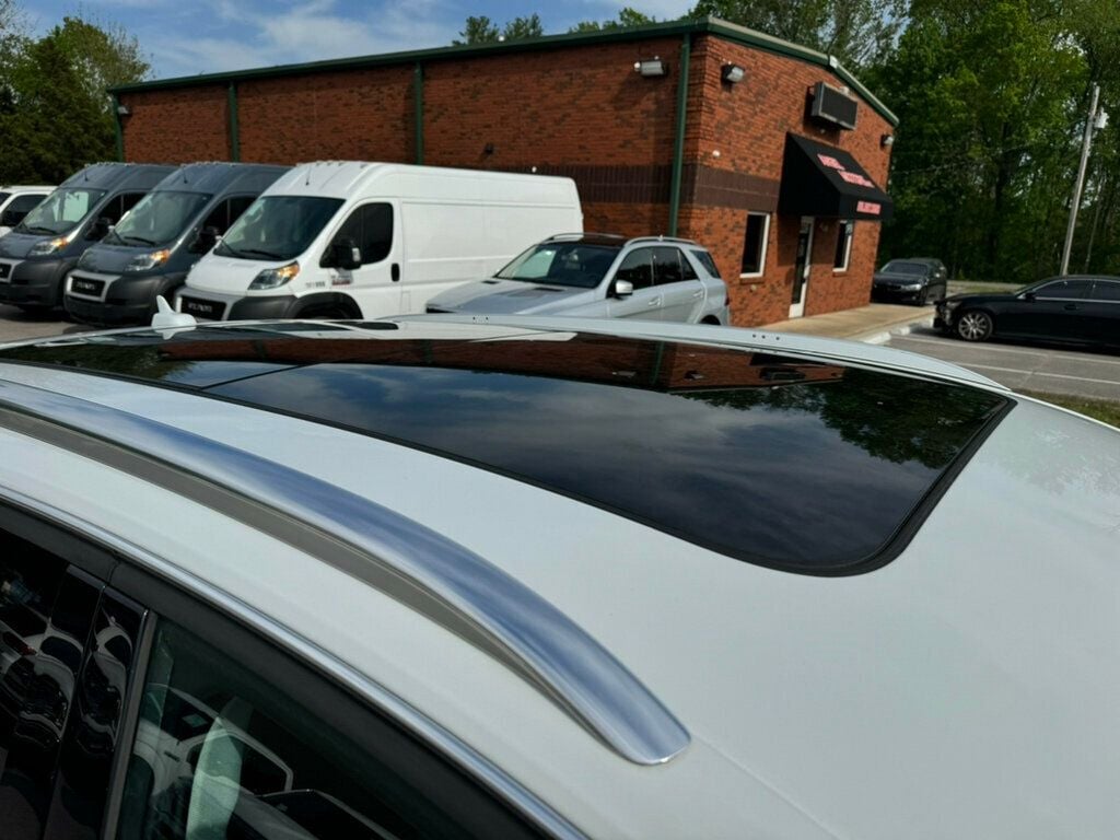 Vehicle image 19 of 19