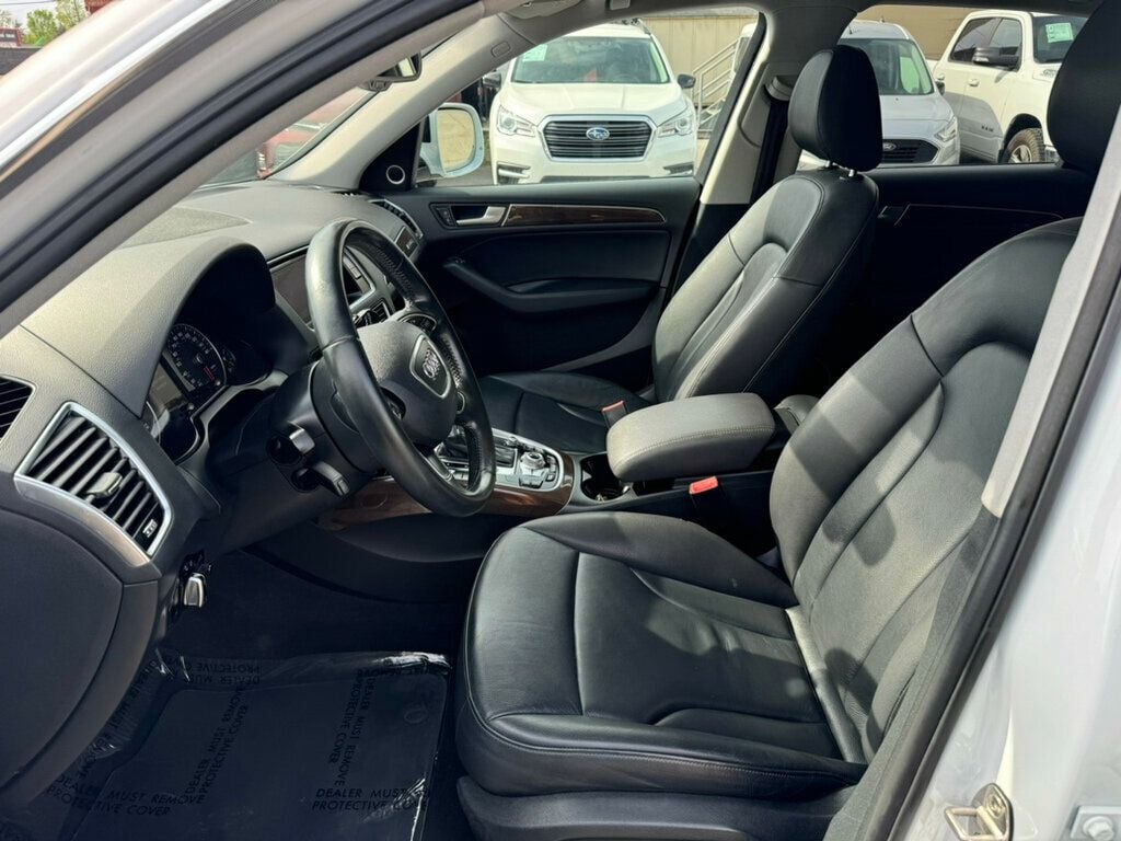 Vehicle image 8 of 19