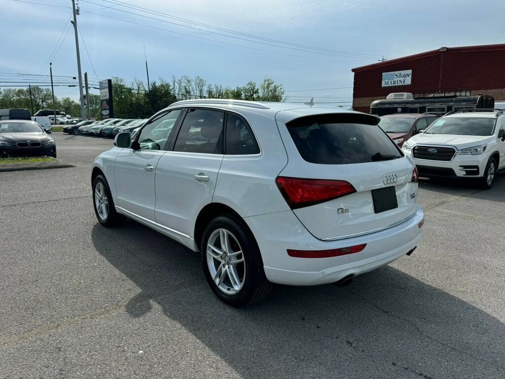 Vehicle image 6 of 19