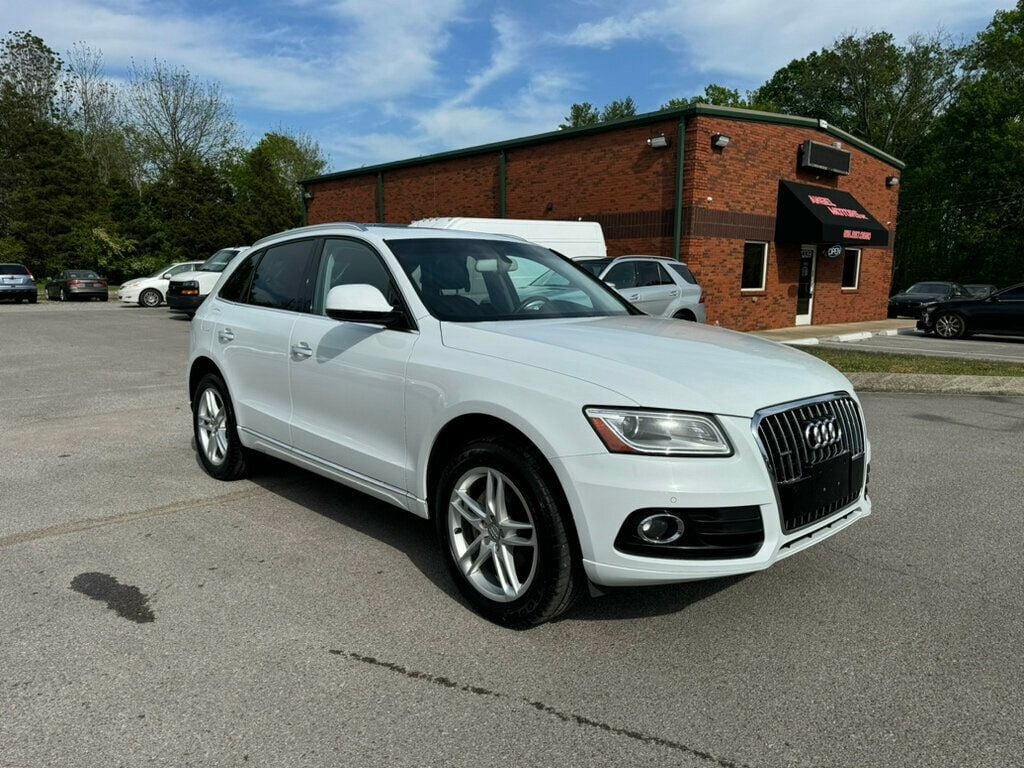 Vehicle image 2 of 19