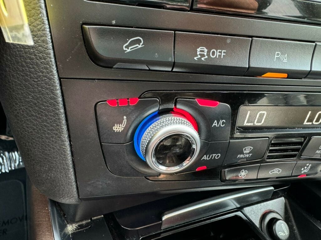 Vehicle image 17 of 19