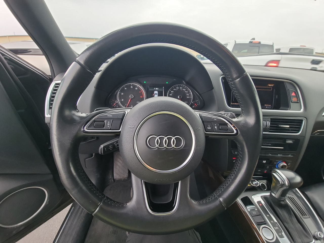 Vehicle image 10 of 14