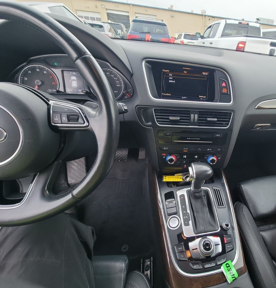Vehicle image 11 of 14