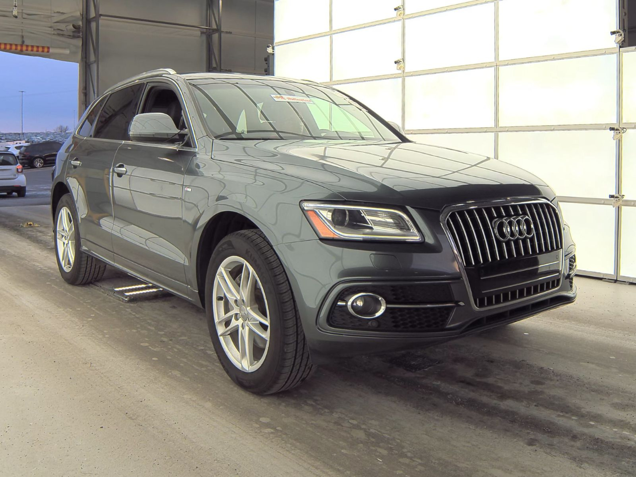 Vehicle image 2 of 14