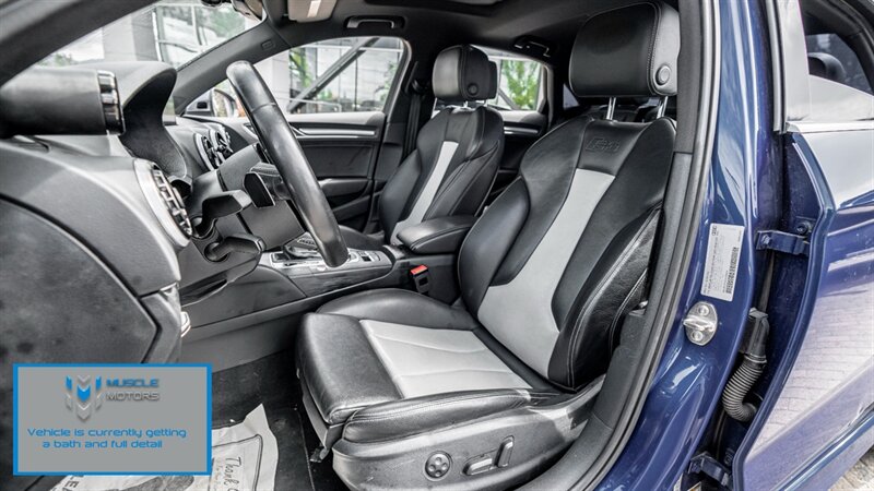 Vehicle image 12 of 25