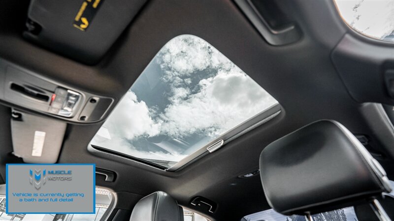 Vehicle image 13 of 25