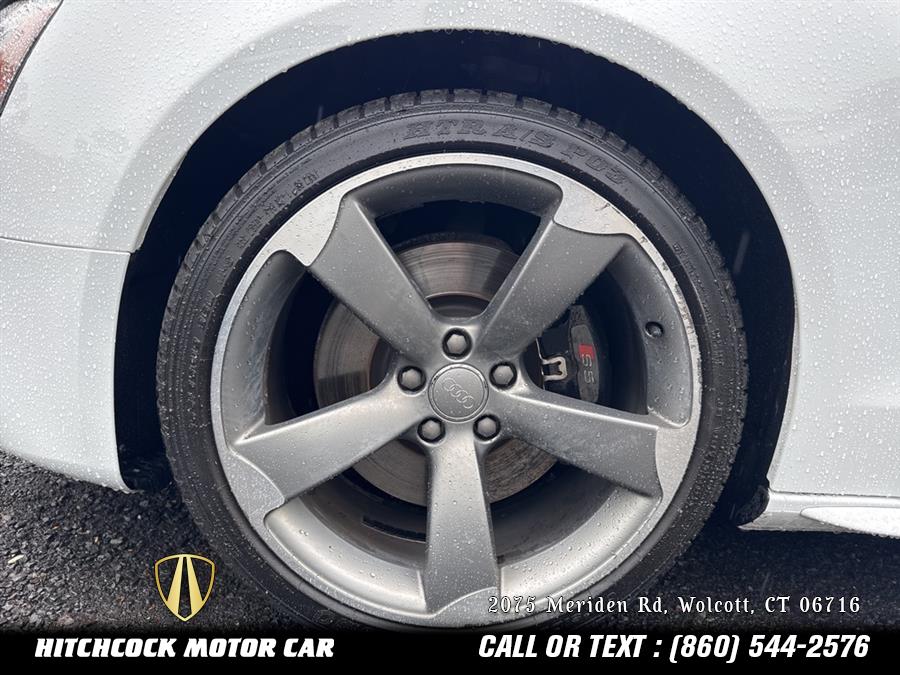 Vehicle image 19 of 42
