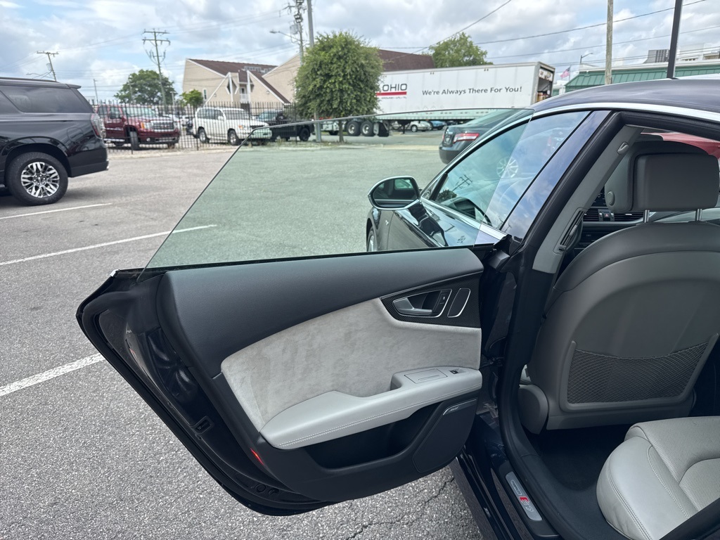 Vehicle image 15 of 27